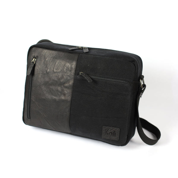 K0022AB | Messenger made of Canvas/Vera Leather, full-grain, ruffled - Color Black. Nickel Antiqued accessories, Zip top closure. Dimensions: 35 x 26 x 10 cm. Packaging: Tnt bag-0