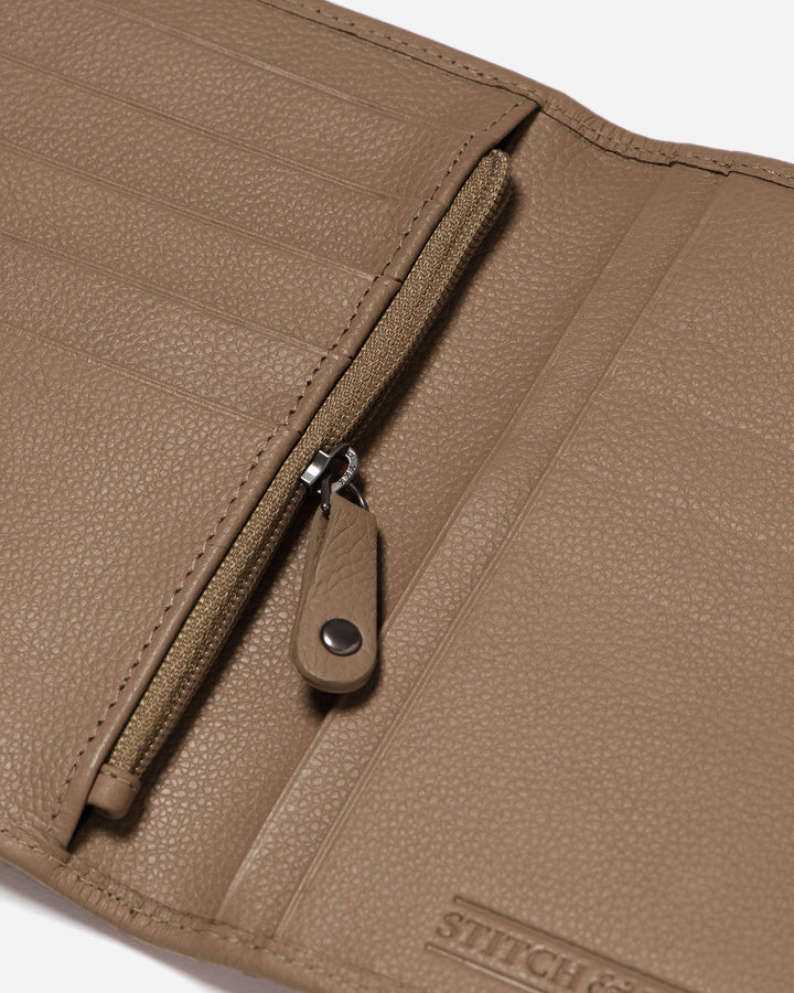 STITCH & HIDE ATLAS PASSPORT HOLDER Designer Online